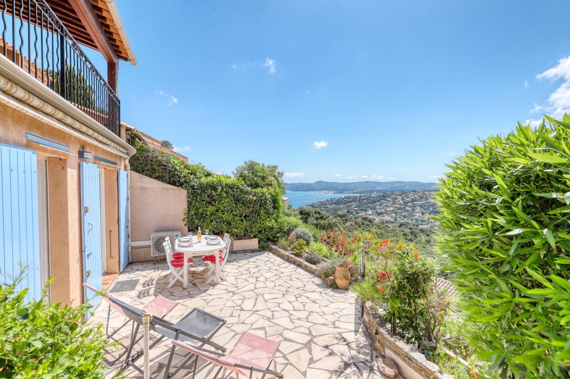 شقة Exceptional View In Saint-Clair For 4 People لو لا فاندو المظهر الخارجي الصورة